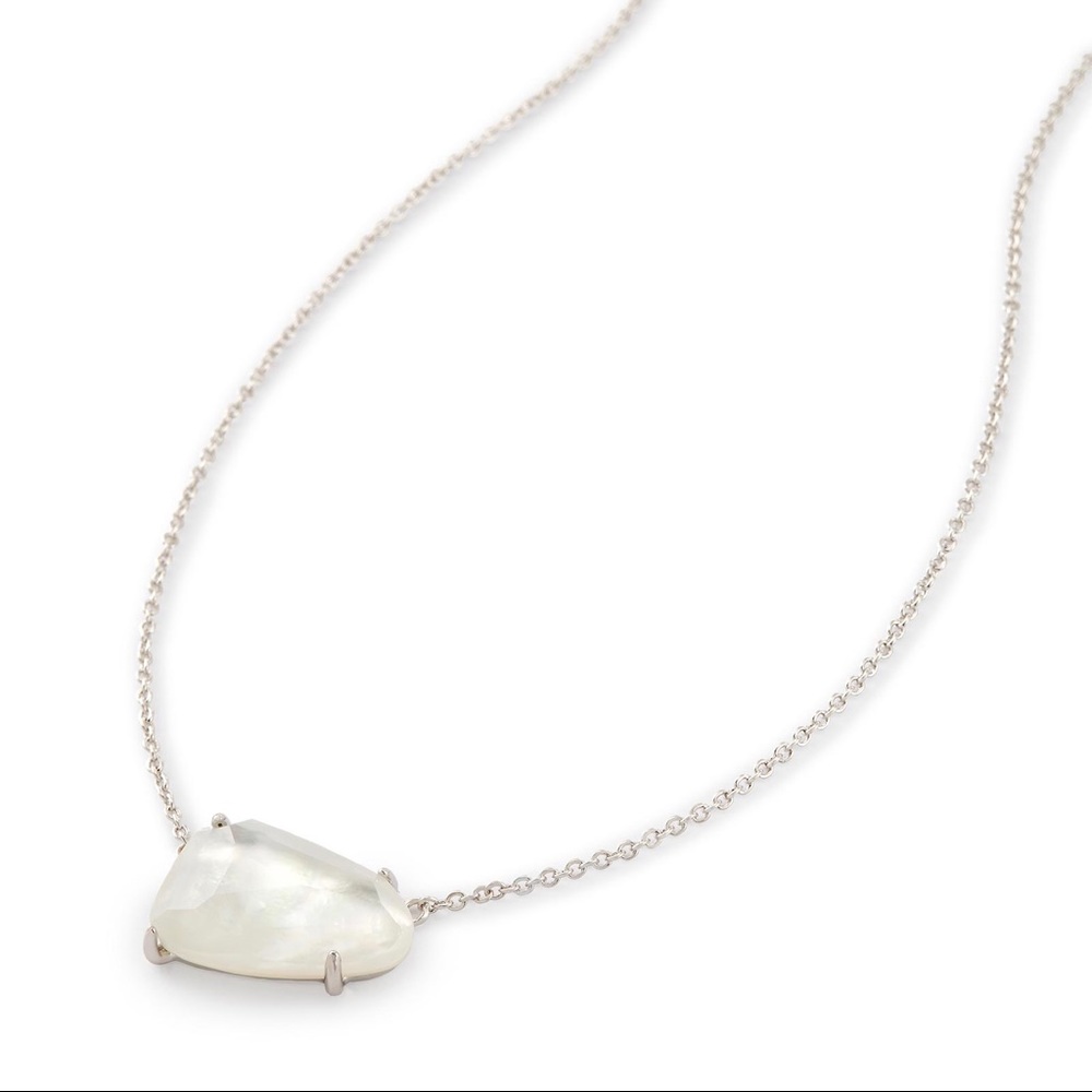 Isla necklace